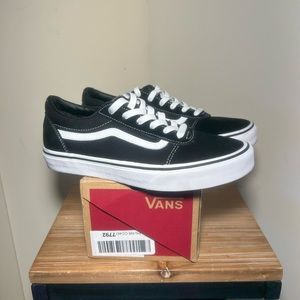 Vans Size 6.5Y/8W
